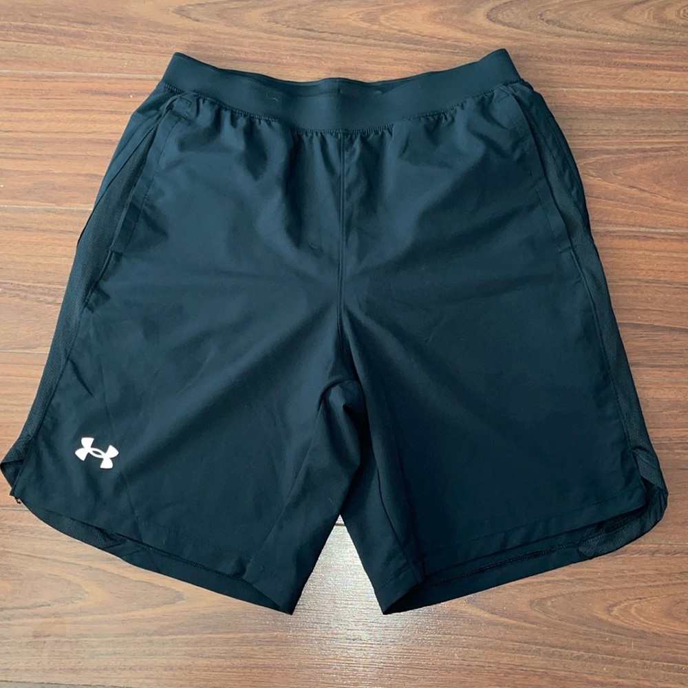 Under Armor fitted shorts 🩳